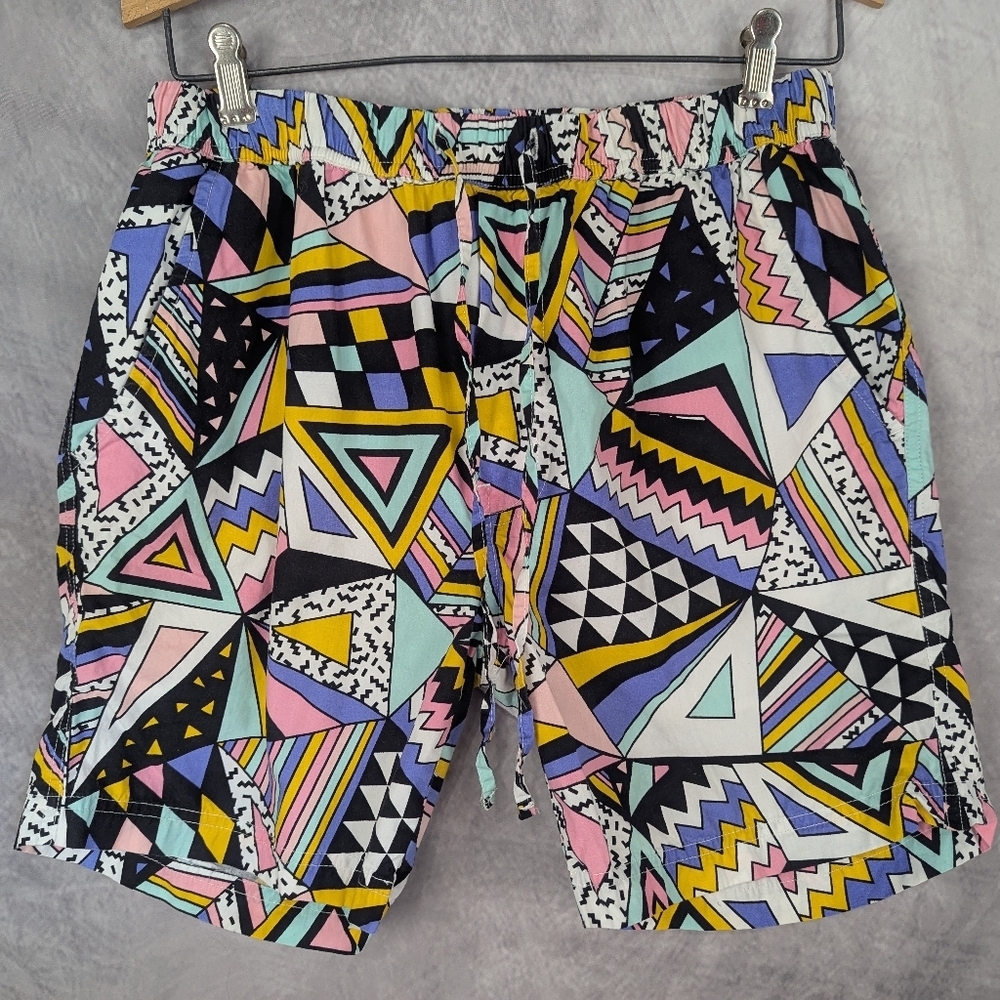 Massive Size Medium Shorts Drawstring Waist Side Pockets